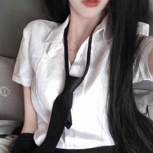 带枪的人